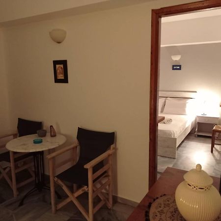 Kantouni Guest House By The Sea Batsi  Ngoại thất bức ảnh