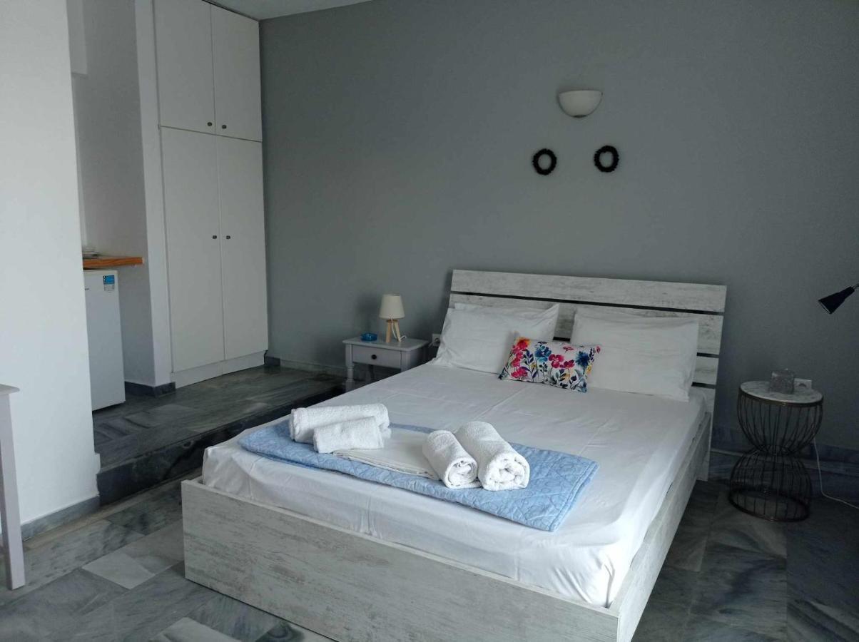 Kantouni Guest House By The Sea Batsi  Ngoại thất bức ảnh