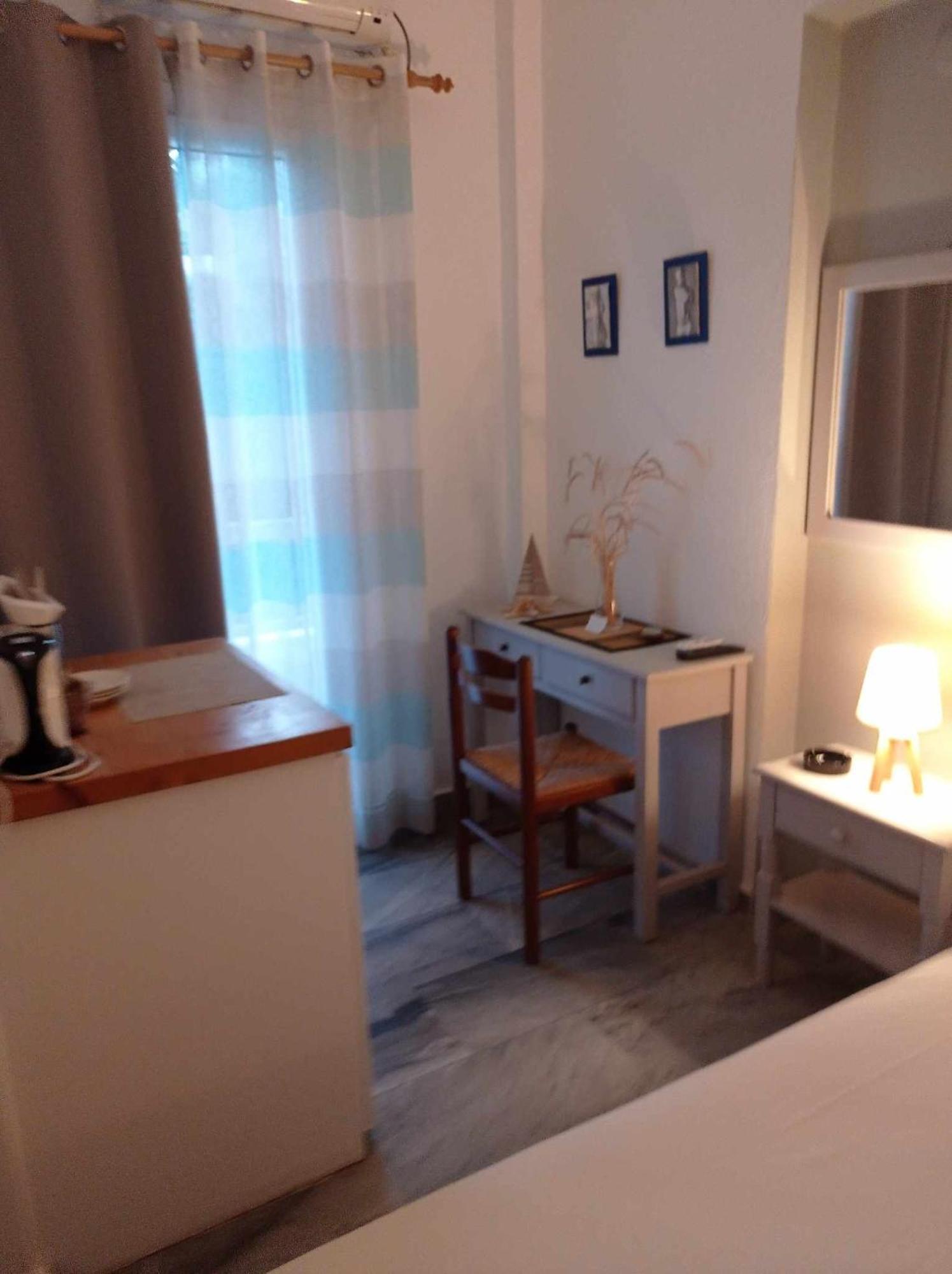 Kantouni Guest House By The Sea Batsi  Ngoại thất bức ảnh