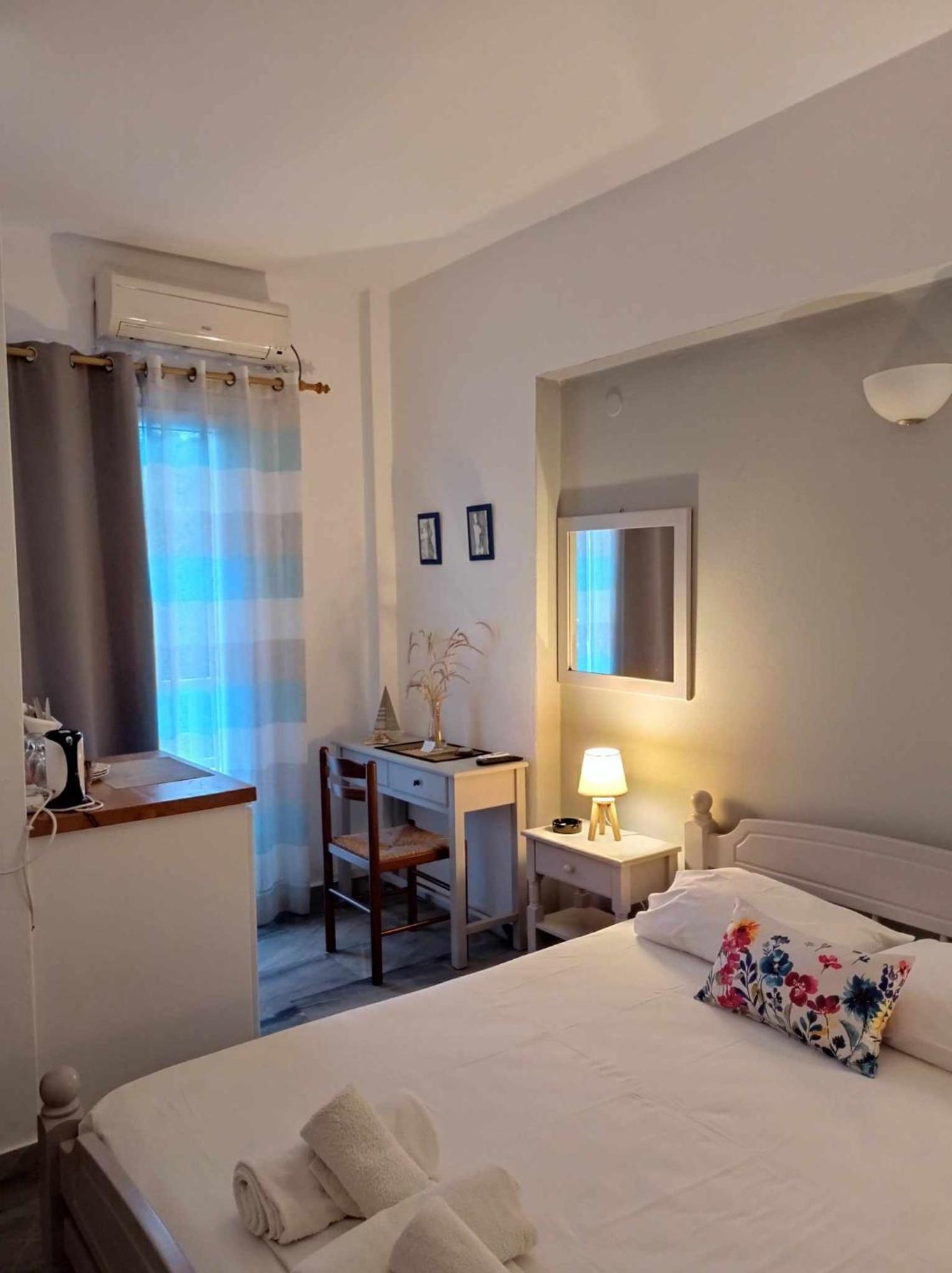 Kantouni Guest House By The Sea Batsi  Ngoại thất bức ảnh