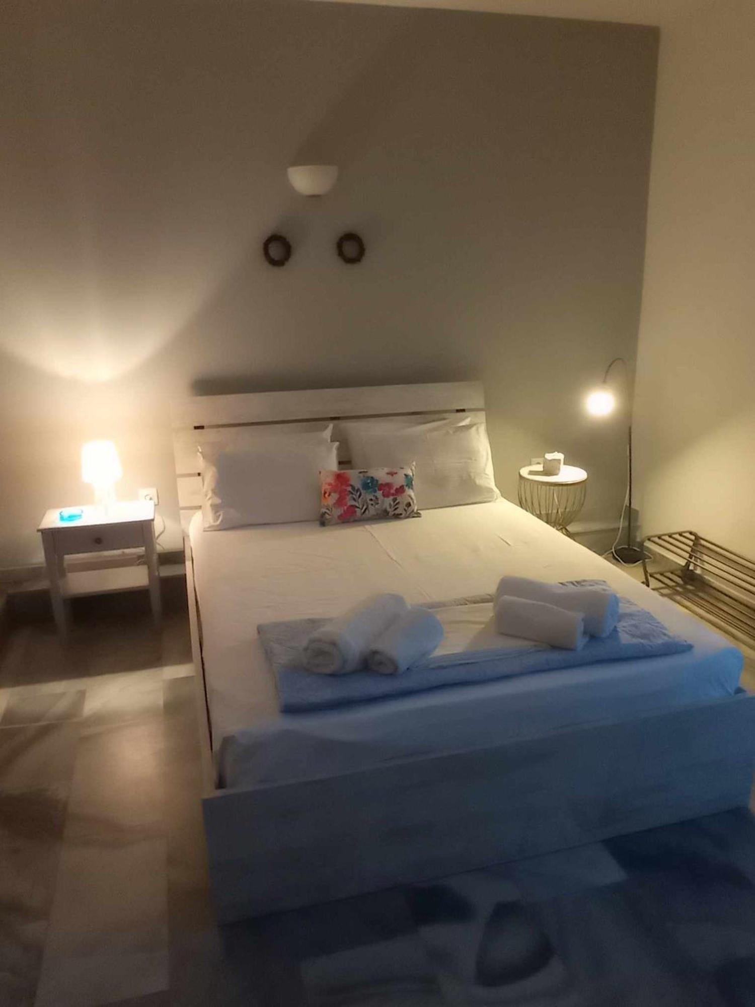 Kantouni Guest House By The Sea Batsi  Phòng bức ảnh