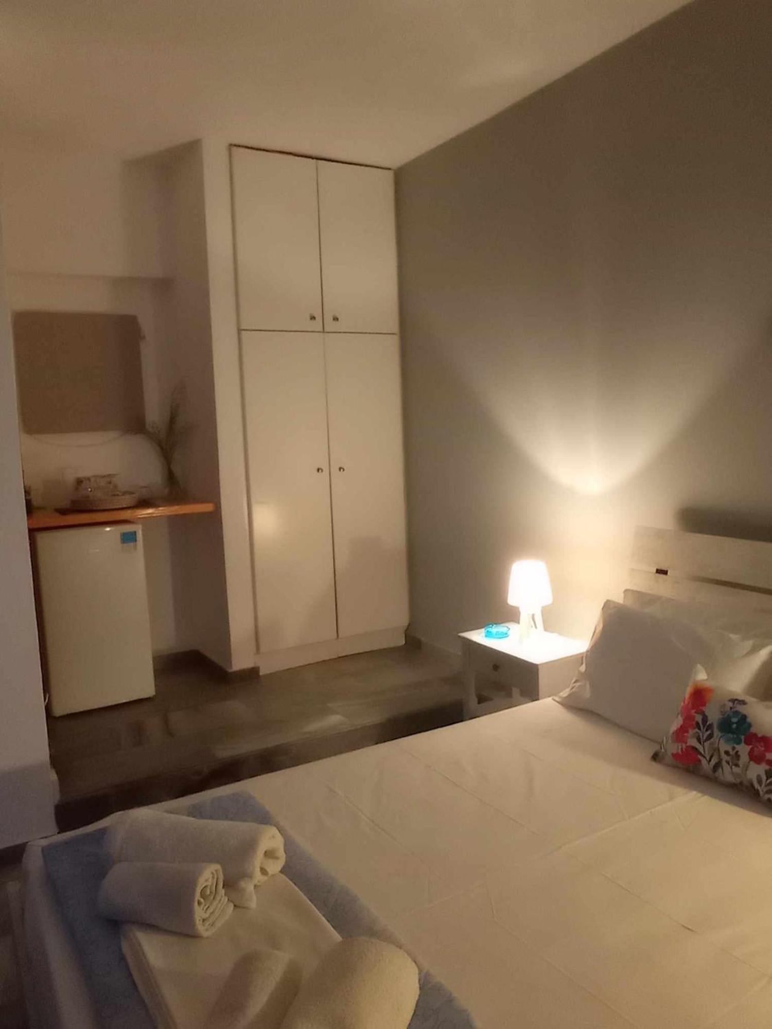 Kantouni Guest House By The Sea Batsi  Phòng bức ảnh
